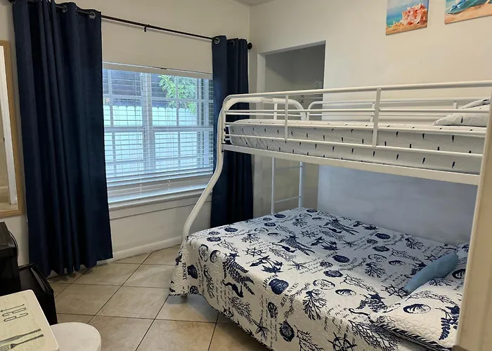 B5 Best Value On Private Bedroom With Private Bathroom In Little Havana, Miami